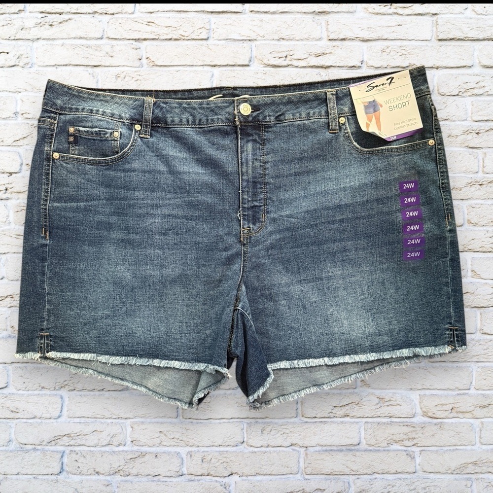 NWT Women's Seven7 Jean Weekend Shorts Size 24W